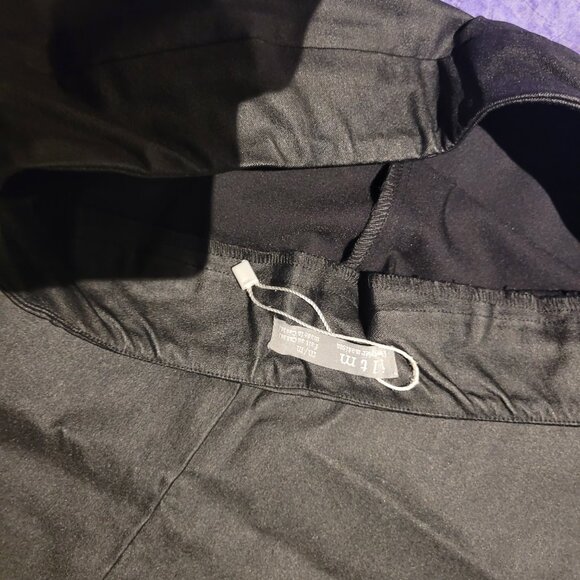 I Love Tyler Madison -Black, Stretchy Midi Pencil Skirt, size Medium - Picture 4 of 4